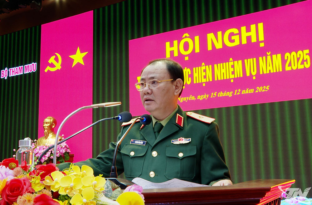 Thiếu tướng Hoàng Văn Năm phát biểu kết luận hội nghị.