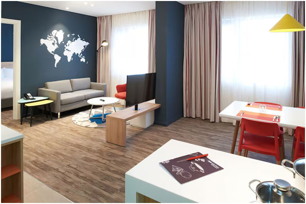 Phòng tiêu chuẩn tại  Ibis Saigon Airport, thiết kế hiện đại và rộng rãi.