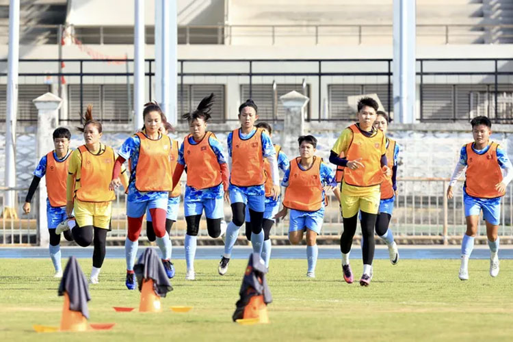 Đội tuyển nữ Việt Nam đang trẻ hóa lực lượng. ẢNH: DŨNG PHƯƠNG