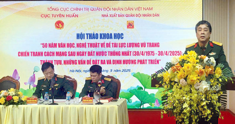 Nhà văn Nguyễn Bình Phương, Phó Chủ tịch Hội Nhà văn Việt Nam, Tổng Biên tập Tạp chí Văn nghệ Quân đội tại Hội thảo 50 năm văn học, nghệ thuật đề tài LLVT, chiến tranh cách mạng được tổ chức vào tháng 3-2025.