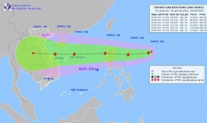 Bão giật cấp 11 gần Biển Đông