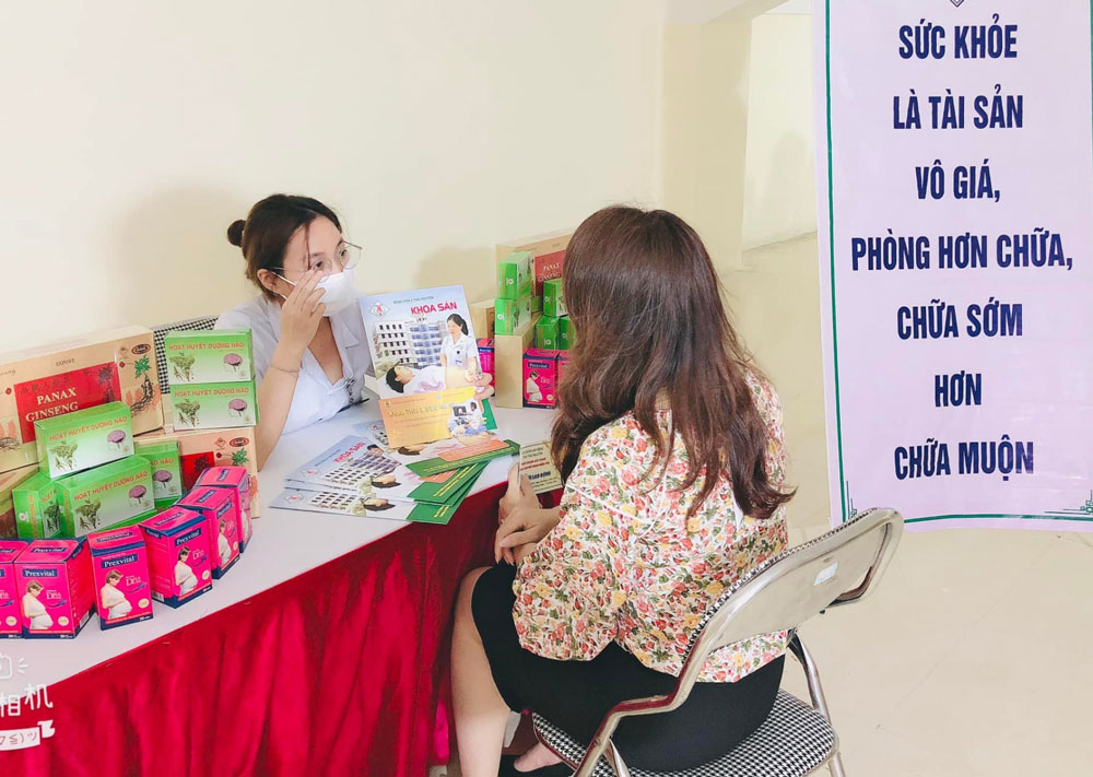 Tư vấn chăm sóc sức khỏe cho người trong độ tuổi kết hôn, sinh sản tại Bệnh viện A Thái Nguyên.