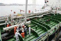 Hàn Quốc viện trợ dầu cho CHDCND Triều Tiên