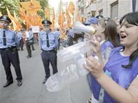 Ukraine: binh sĩ phân cực