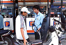 Giá xăng sẽ tăng, nhưng không vượt ngưỡng 12.000đ/lít