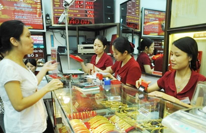 Vàng lại tuột mốc 42 triệu đồng/lượng