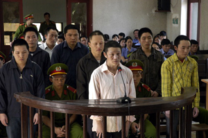 Xét xử sơ thẩm 8 bị cáo trong vụ “phá rối an ninh tại Mường Nhé”