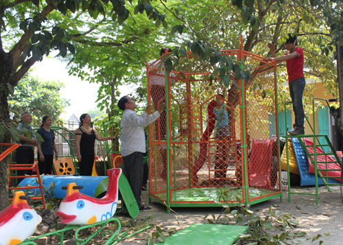 Tặng đồ chơi cho Trường Mầm non Thịnh Đức