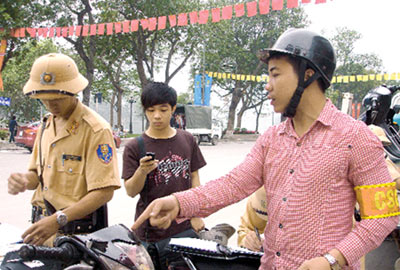 CSGT mặc thường phục phát hiện vi phạm trật tự ATGT: Tăng tính răn đe