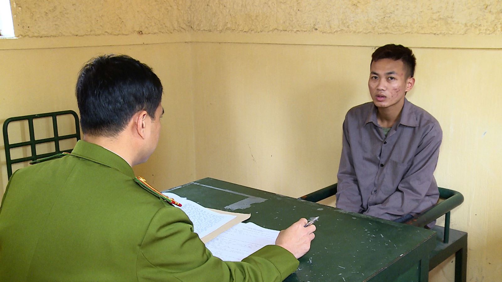 Khởi tố 2 đối tượng về tội giết người và cố ý gây thương tích tại quán Karaoke Hạnh An