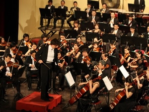 Nhiều thành phố, quốc gia tham gia mừng Đại lễ