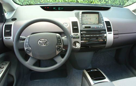 Cách xử lý khi xe bị tăng tốc đột ngột