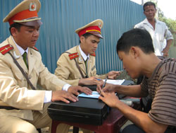 Thái Nguyên: Lập biên bản trên 1.300 trường hợp vi phạm trật tự ATGT