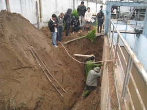 Đào “địa đạo,” xả nước thải nguy hại ra môi trường