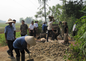 Kiên cố hoá 8,6km đường giao thông nông thôn và 9,4km kênh mương