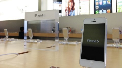 iPhone đang ế ẩm và mất giá?