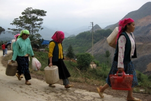 Chợ phiên ngày giáp Tết