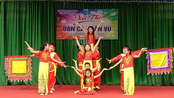 Hội thi Dân ca dân vũ