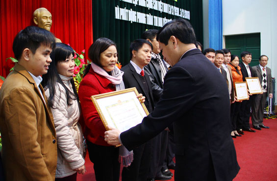 Phát động phong trào thi đua yêu nước