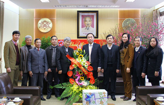 Linh mục Chính xứ chúc Tết lãnh đạo Tỉnh ủy Thái Nguyên