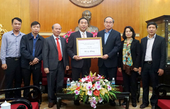 Ủng hộ đồng bào miền Trung 1 tỷ đồng