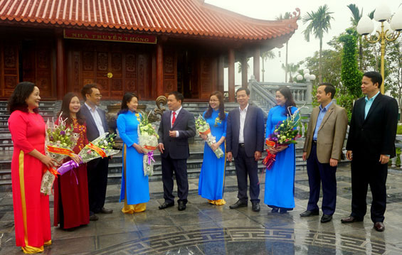 Gặp mặt Đoàn đại biểu dự Đại hội Phụ nữ toàn quốc