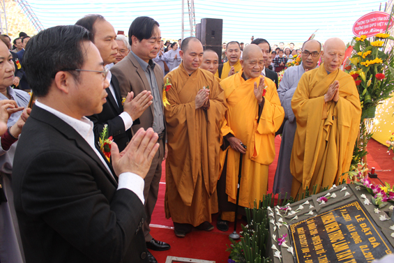 Đặt đá xây dựng Thiền viện Trúc lâm Tây Trúc