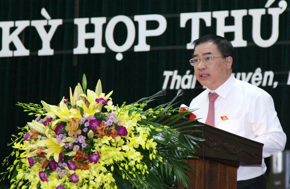 Nêu cao tinh thần trách nhiệm, đóng góp nhiều ý kiến để xây dựng Nghị quyết có chất lượng và có tính khả thi cao.