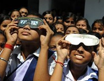 Châu Á hào hứng ngắm nhật thực