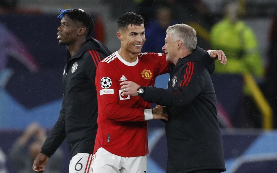 Champions League: Nhà vô địch bại trận, Ronaldo giúp M.U thắng ngược