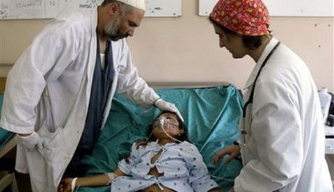 Afghanistan: Xe buýt vướng bom, 30 dân thường thiệt mạng