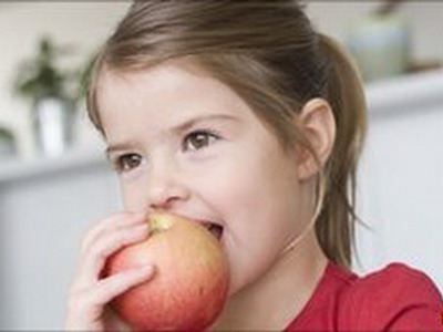 Ăn uống lành mạnh giúp tăng IQ ở trẻ