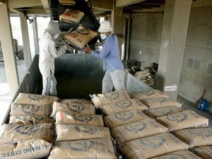 Thị trường tiêu thụ ximăng ảm đạm dù giá giảm