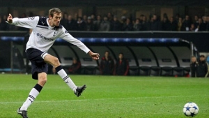 Crouch giúp Tottenham hạ Milan ngay ở San Siro