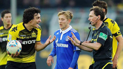 Budesliga: Dortmund tạm lấy ngôi đầu