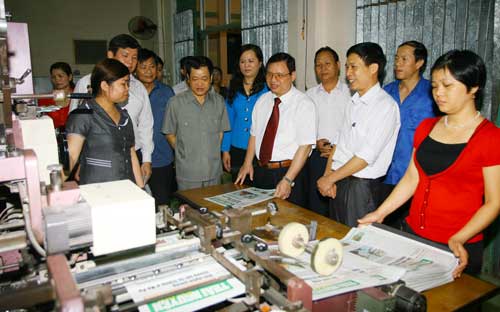 Quan tâm xây dựng đội ngũ cán bộ giỏi về chuyên môn nghiệp vụ
