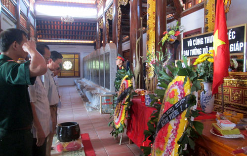 Lập Ban thờ và tổ chức cầu siêu cho Đại tướng Võ Nguyên Giáp