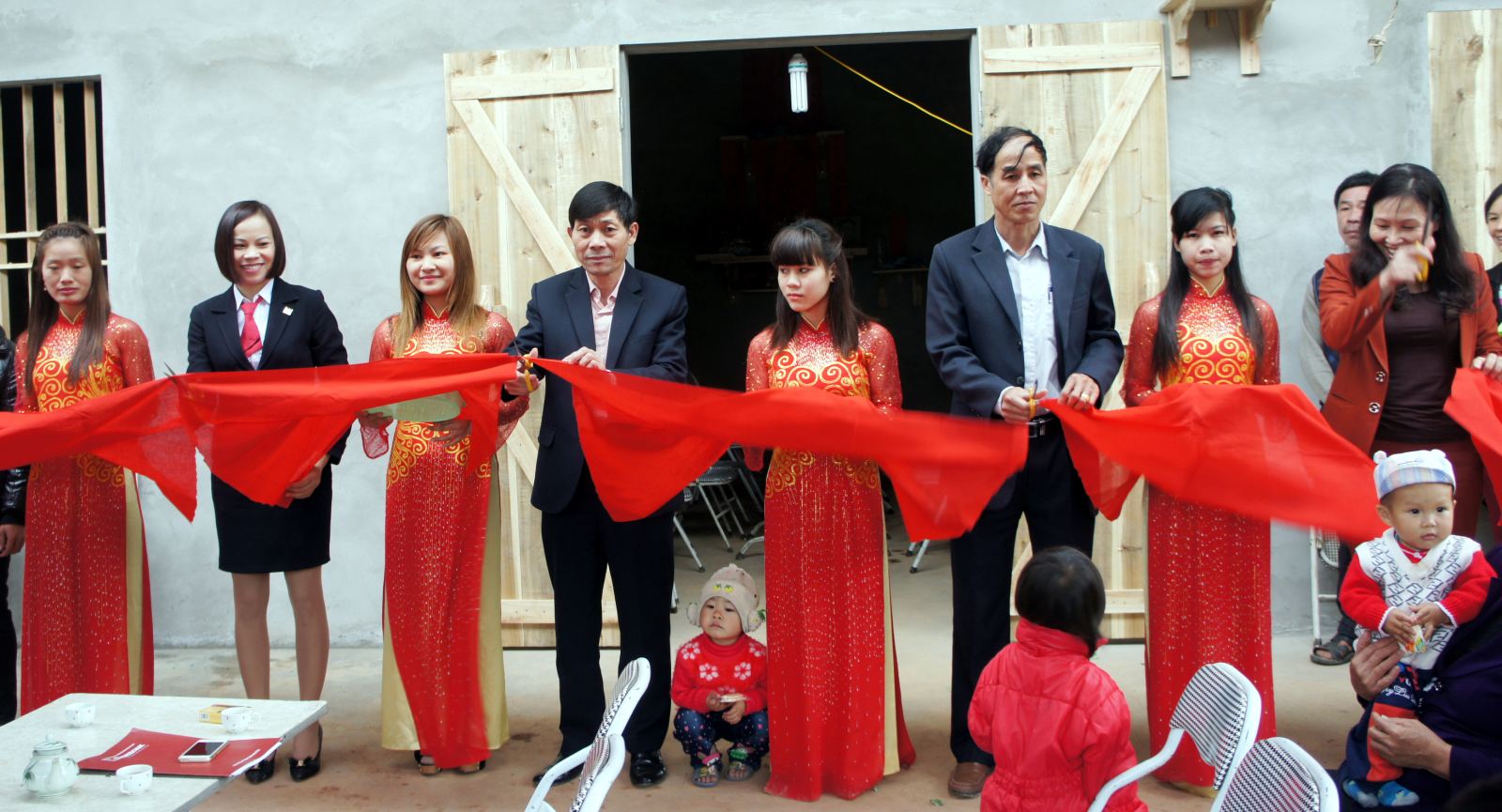 Khánh thành nhà tình nghĩa tặng hộ nghèo