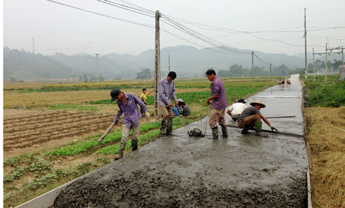 Chăm lo đời sống đồng bào