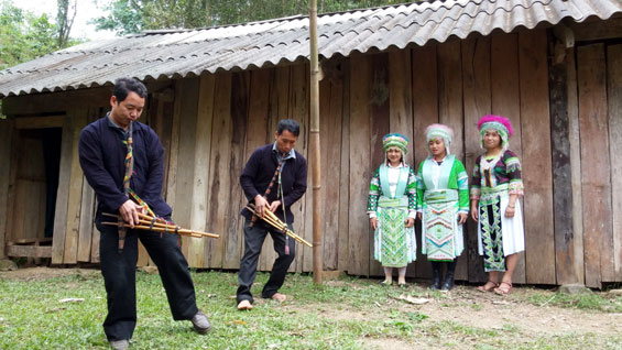 Mỏ Chì xây dựng đời sống mới