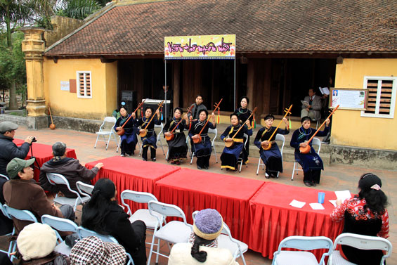 Đón Rằm lại có Ngày thơ