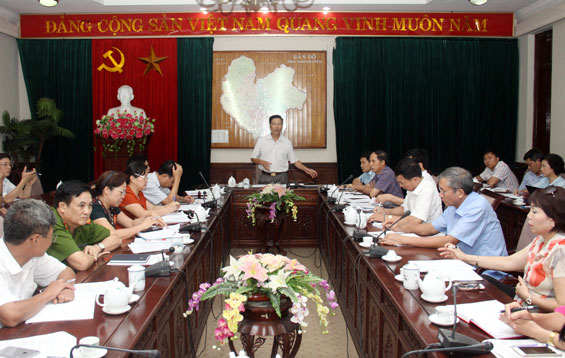 Họp bàn về việc quản lý giết mổ gia súc, gia cầm tập trung