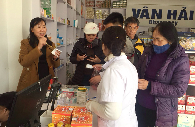 Thái Nguyên: Khẩu trang y tế khan hàng, đội giá