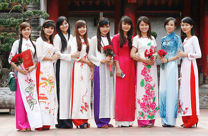 Rực rỡ sắc mầu trong trang phục truyền thống phụ nữ tỉnh Sơn La