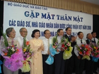 Lập Hội đồng xét tặng danh hiệu Nhà giáo nhân dân, Nhà giáo ưu tú