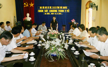 Giám sát việc thực hiện công tác y tế tại Phổ Yên