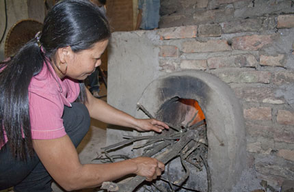 Bếp sao chè tiết kiệm… rừng