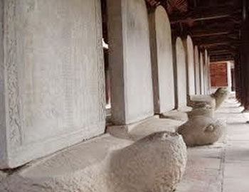 Tìm cách bảo vệ 82 bia tiến sỹ ở di tích Văn Miếu