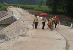 Đưa vào sử dụng đường tràn trị giá trên 1,5 tỷ đồng