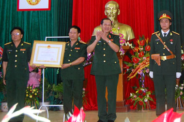 Trường trung cấp nghề số 1- BQP: Đón nhận Huân chương Lao động hạng Ba